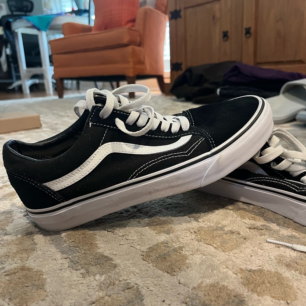 Vans Black and White Sneakers Classic Style
